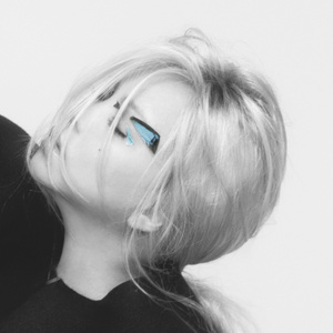 被黑人玩腻的秘书人妻
